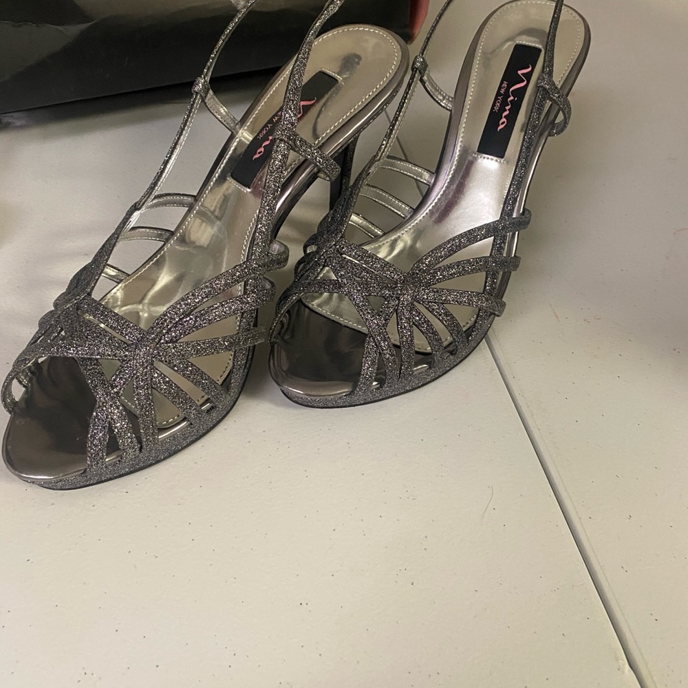 Pewter strappy heels - Picture 3 of 4